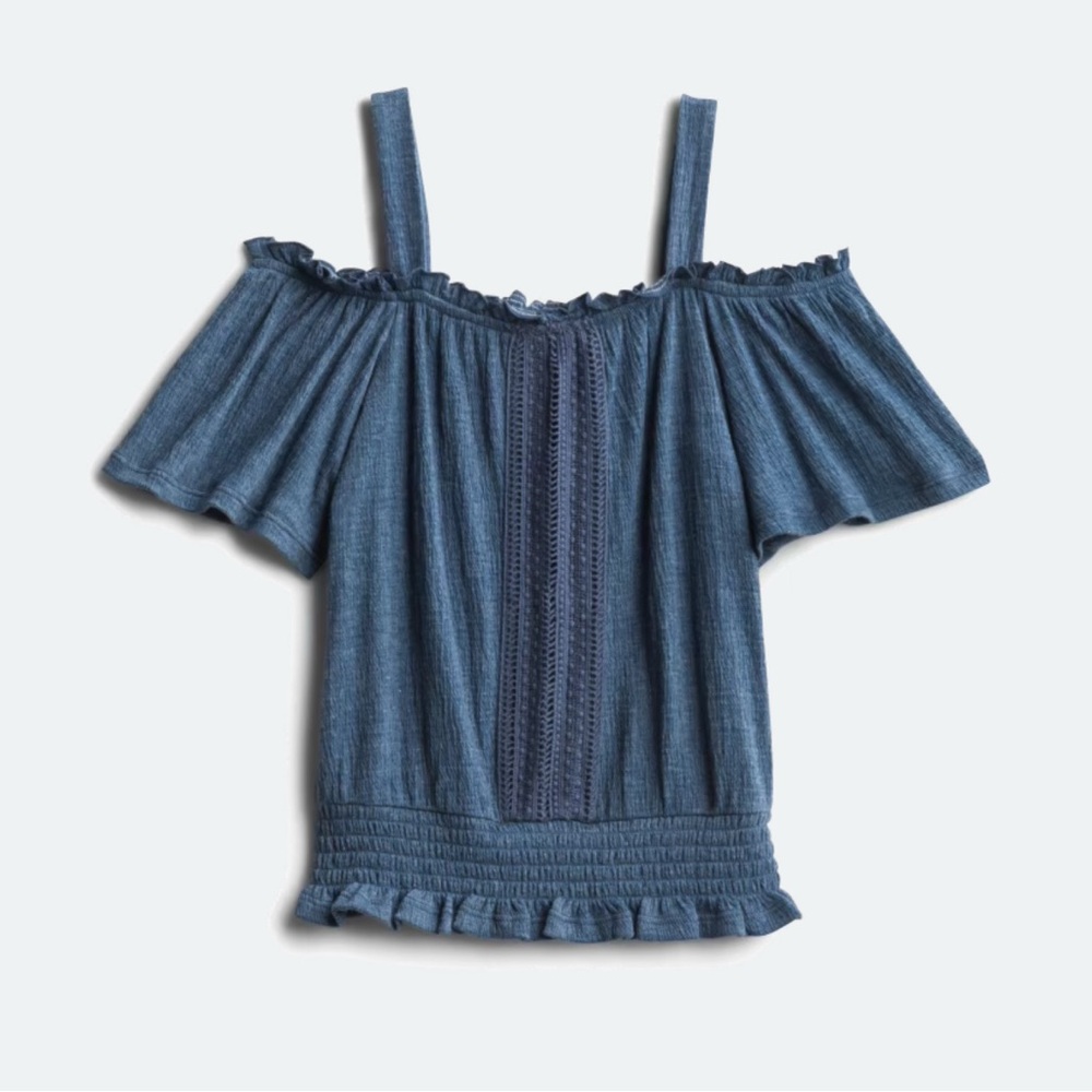 Cold shoulder girls knit top. NWT Size S